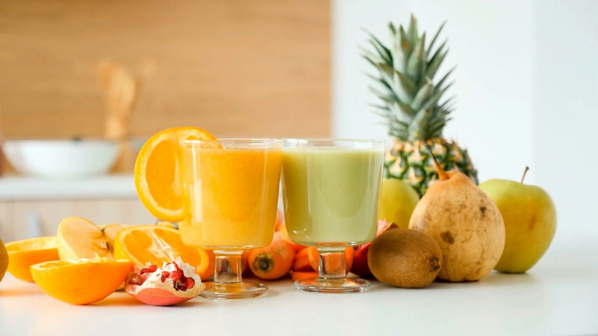 Freshly pressed fruit juices with pineapple and citrus
