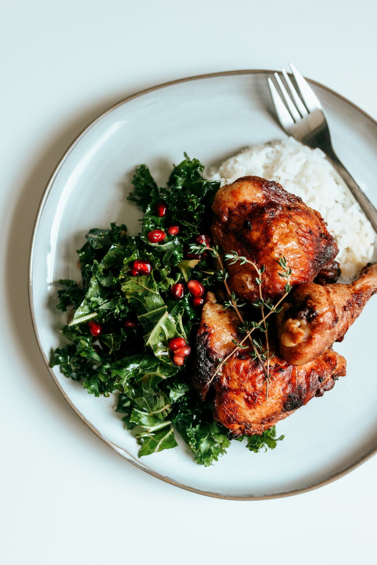Grilled chicken with kale and rice